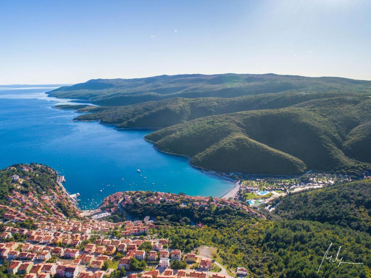 Apartment Layla - Intermezzo With Sea View In Center Of Rabac Eksteriør bilde
