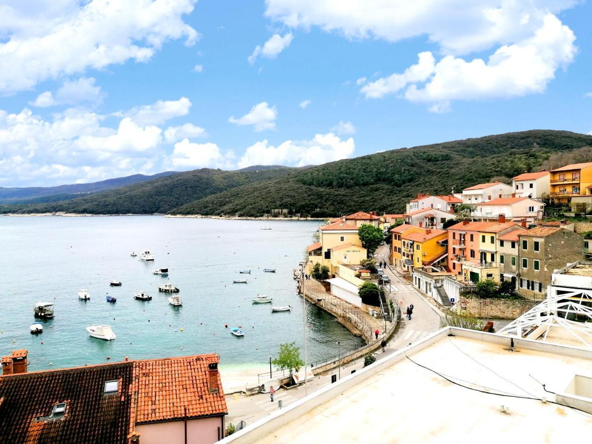 Apartment Layla - Intermezzo With Sea View In Center Of Rabac Eksteriør bilde